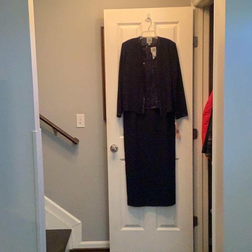 NWT Beaded navy gown, size 10